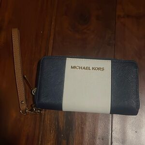 Michael Kors Wristlet Wallet